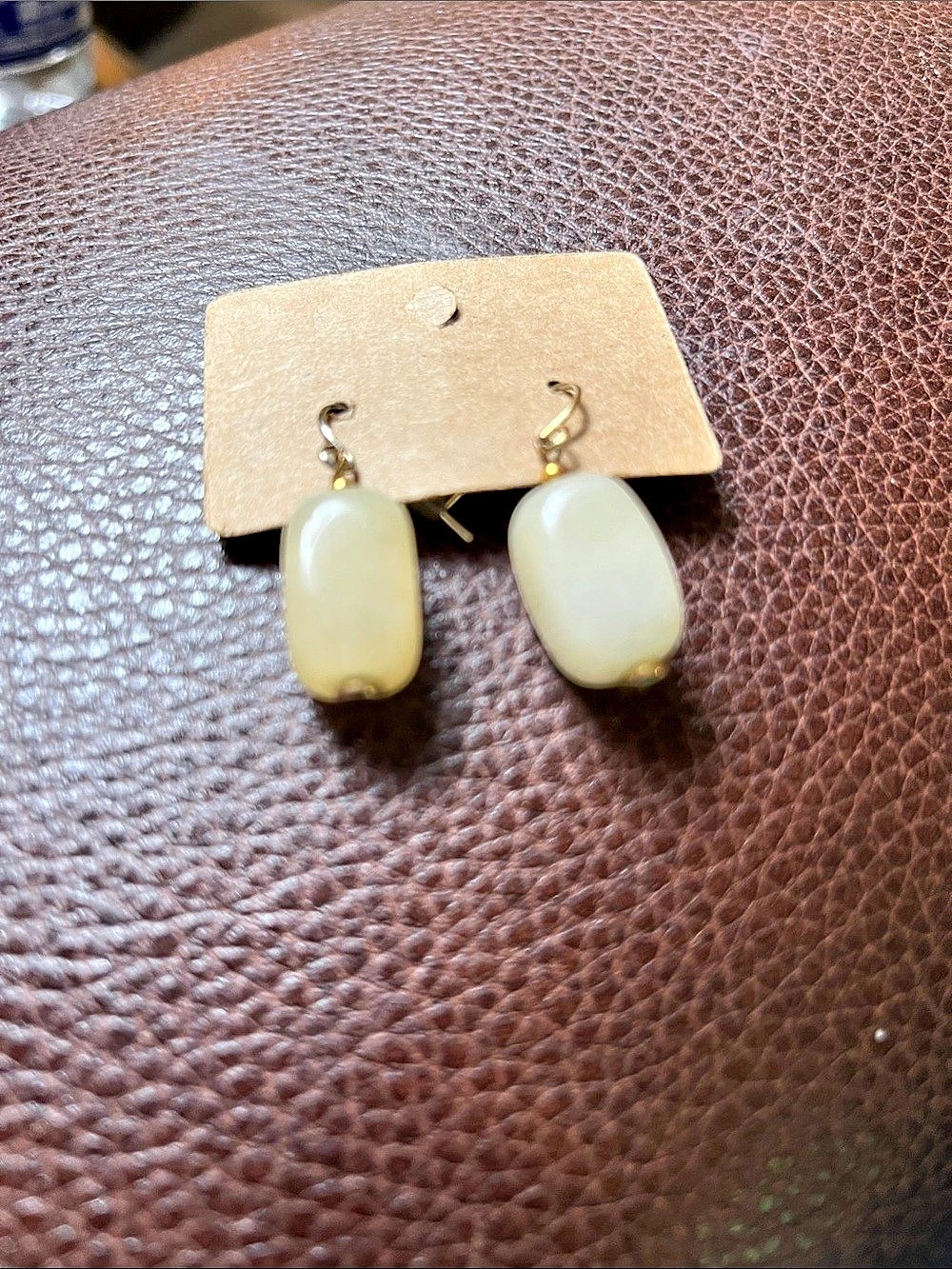 Dangle Earrings in Yellow Like New